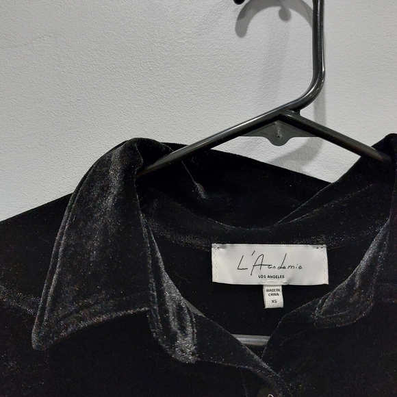 REVOLVE L'Academie The Classic Velvet Black Longsleeve Button Up Shirt XS - Picture 3 of 7